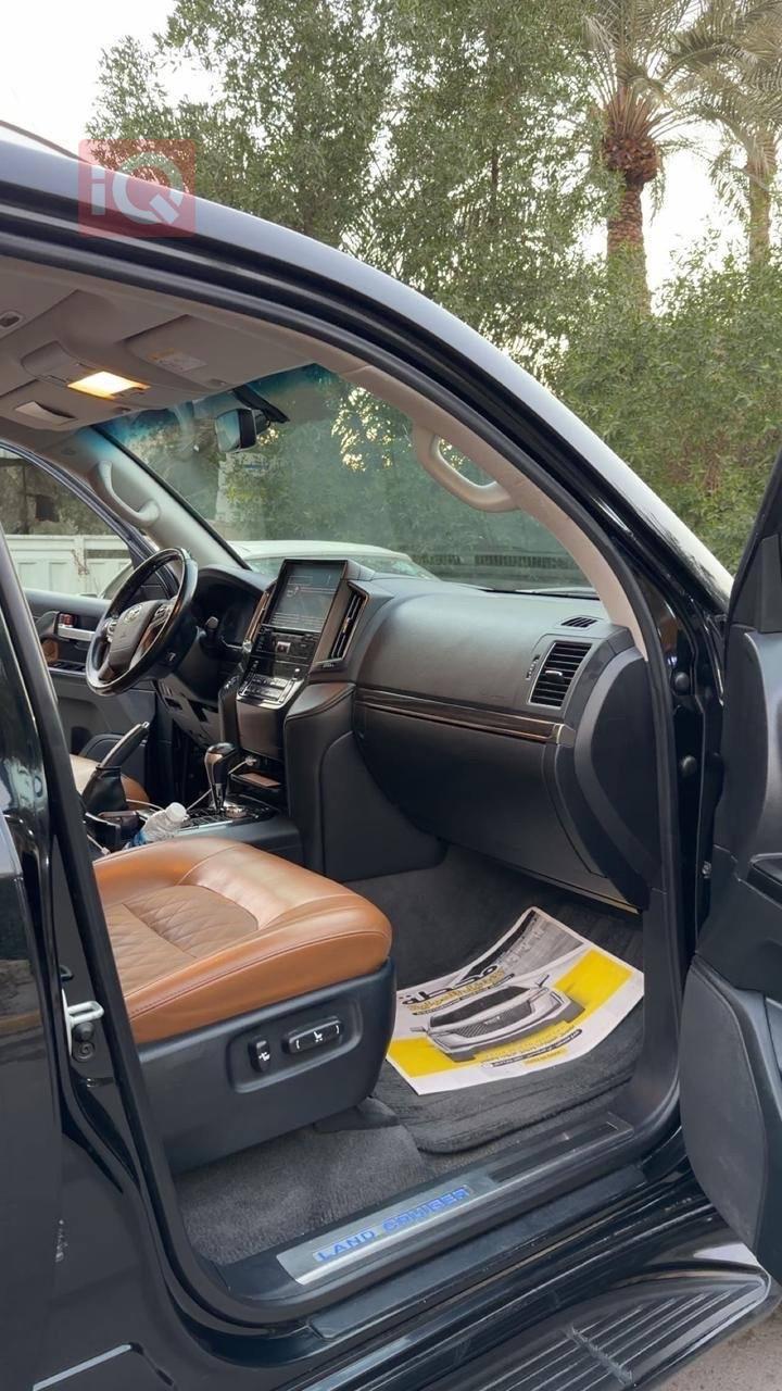 تويوتا لاندكروزر